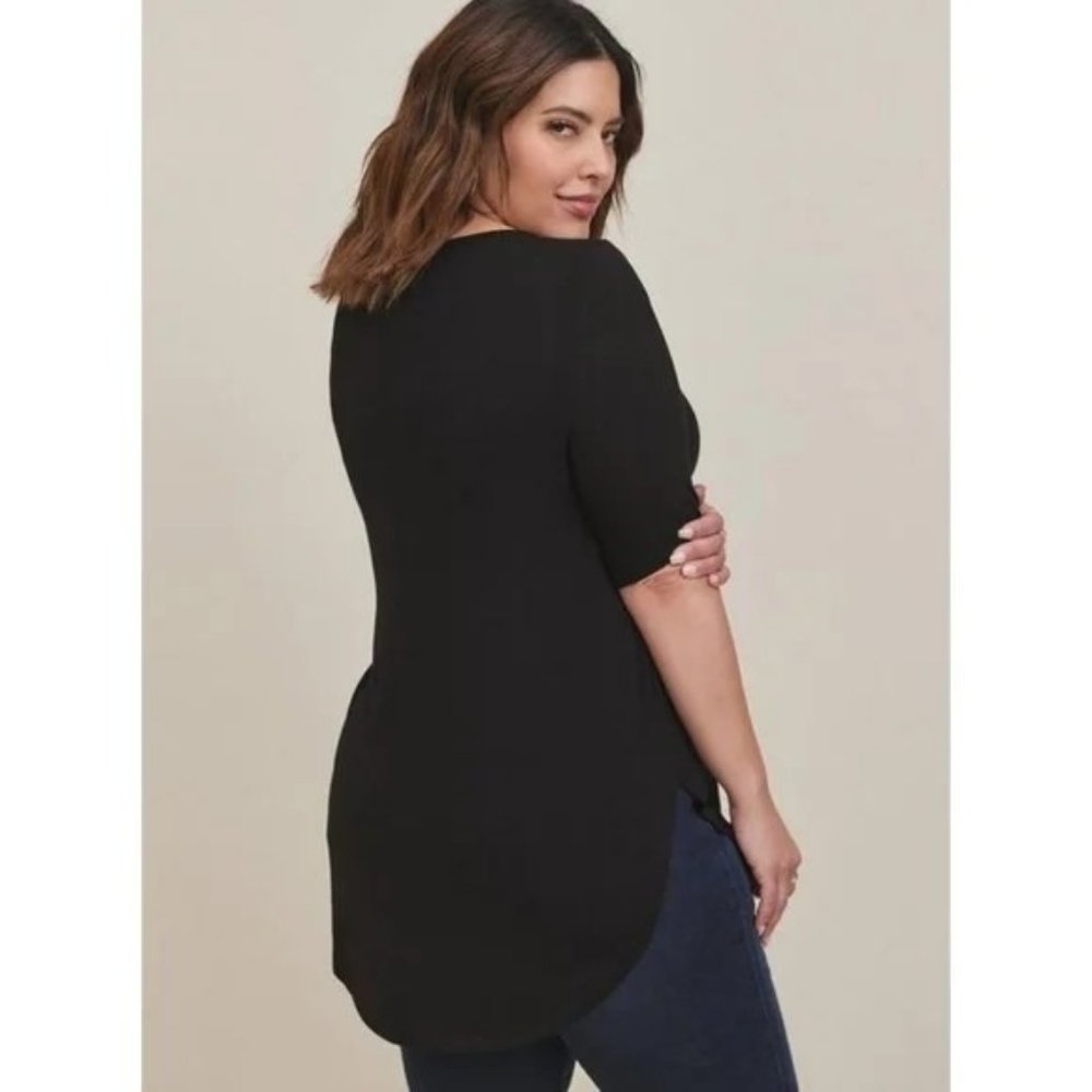 Torrid T Shirt Black Super Soft Short Sleeve Tunic Top Flowy V Neck Size 1X